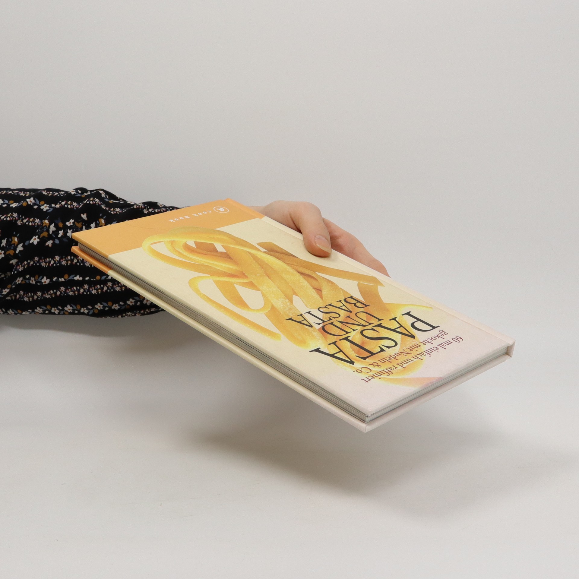 Pasta und basta kolektiv knihobot.cz